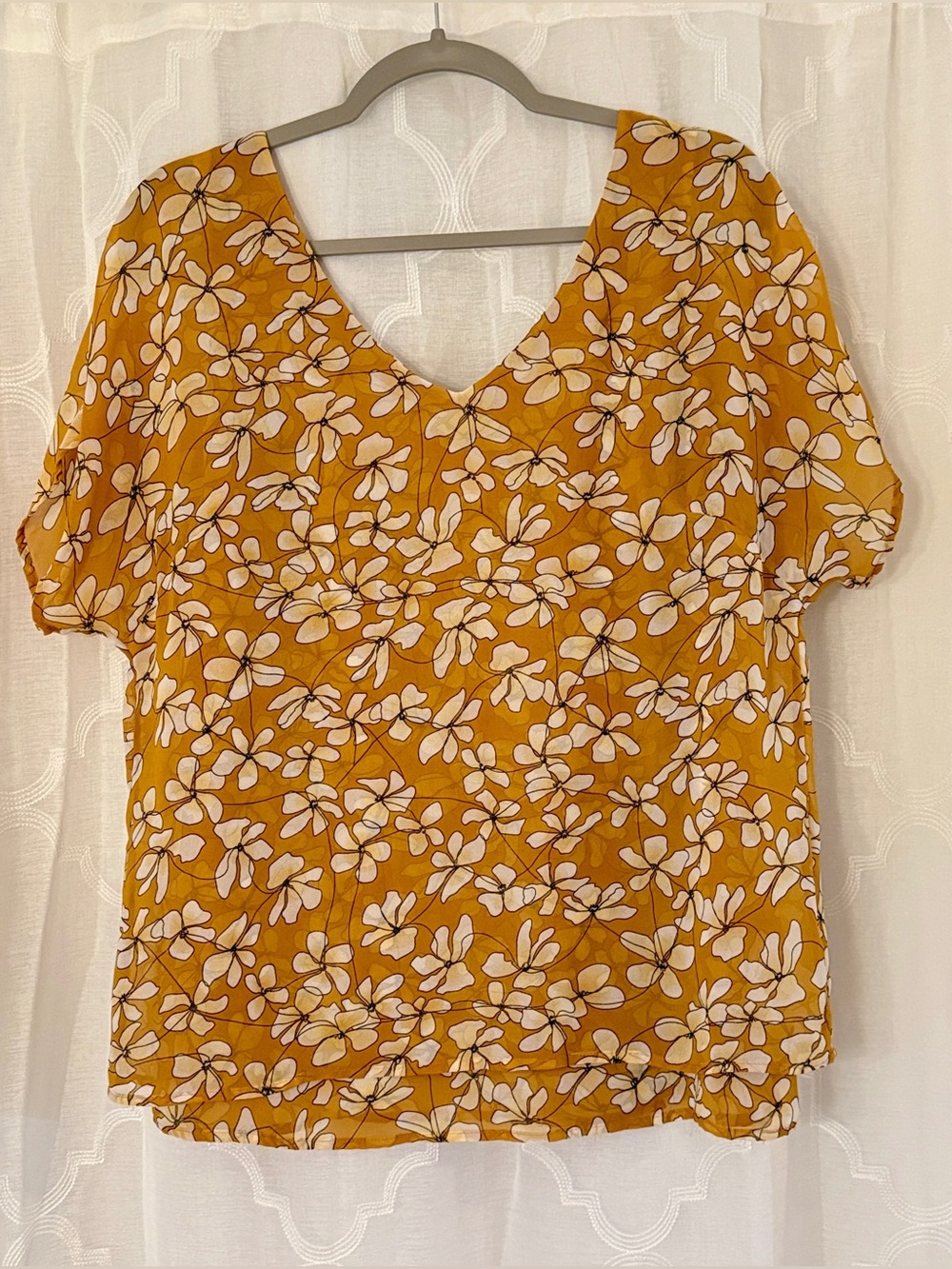 CAbi Medium Mustard Yellow Floral V-Neck Short Sleeve Blouse